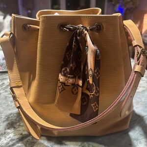 Louis Vuitton AUTHENTIC Petite Noe Bucket Bag